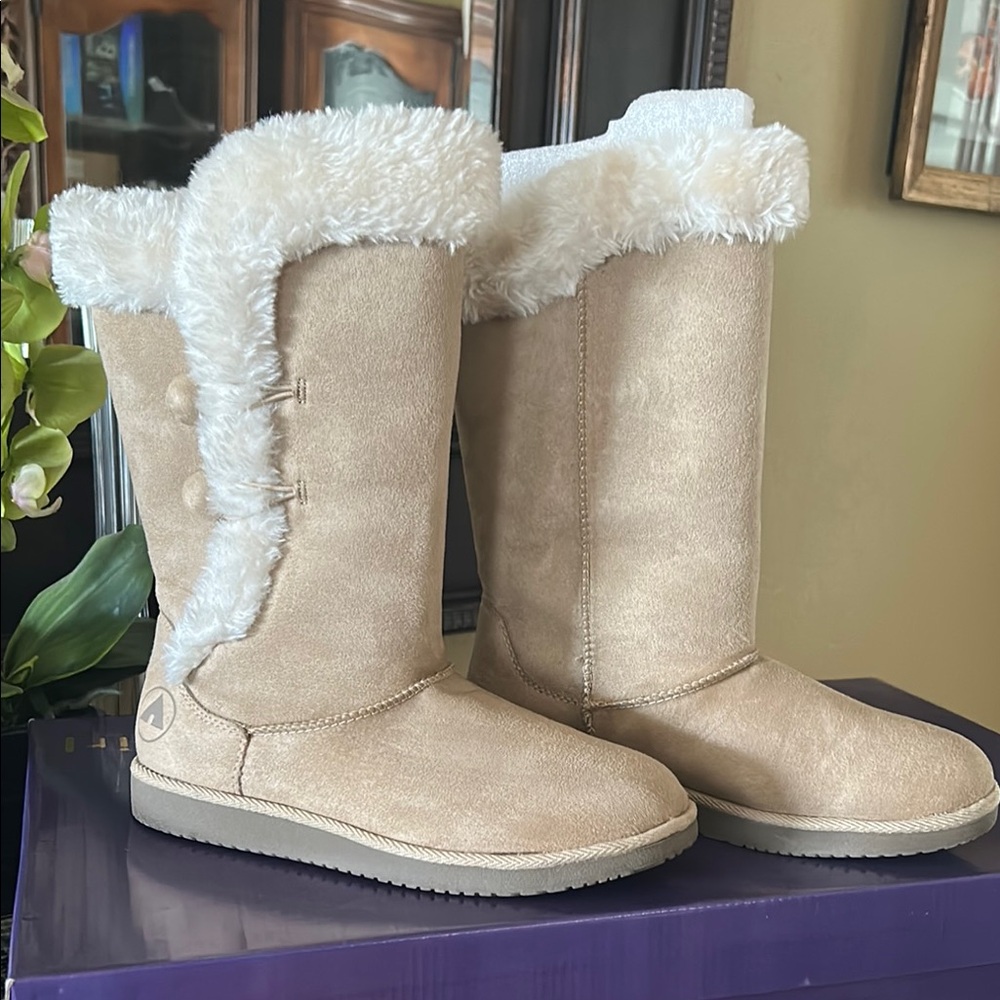 Tan Faux Fur Lined Boots